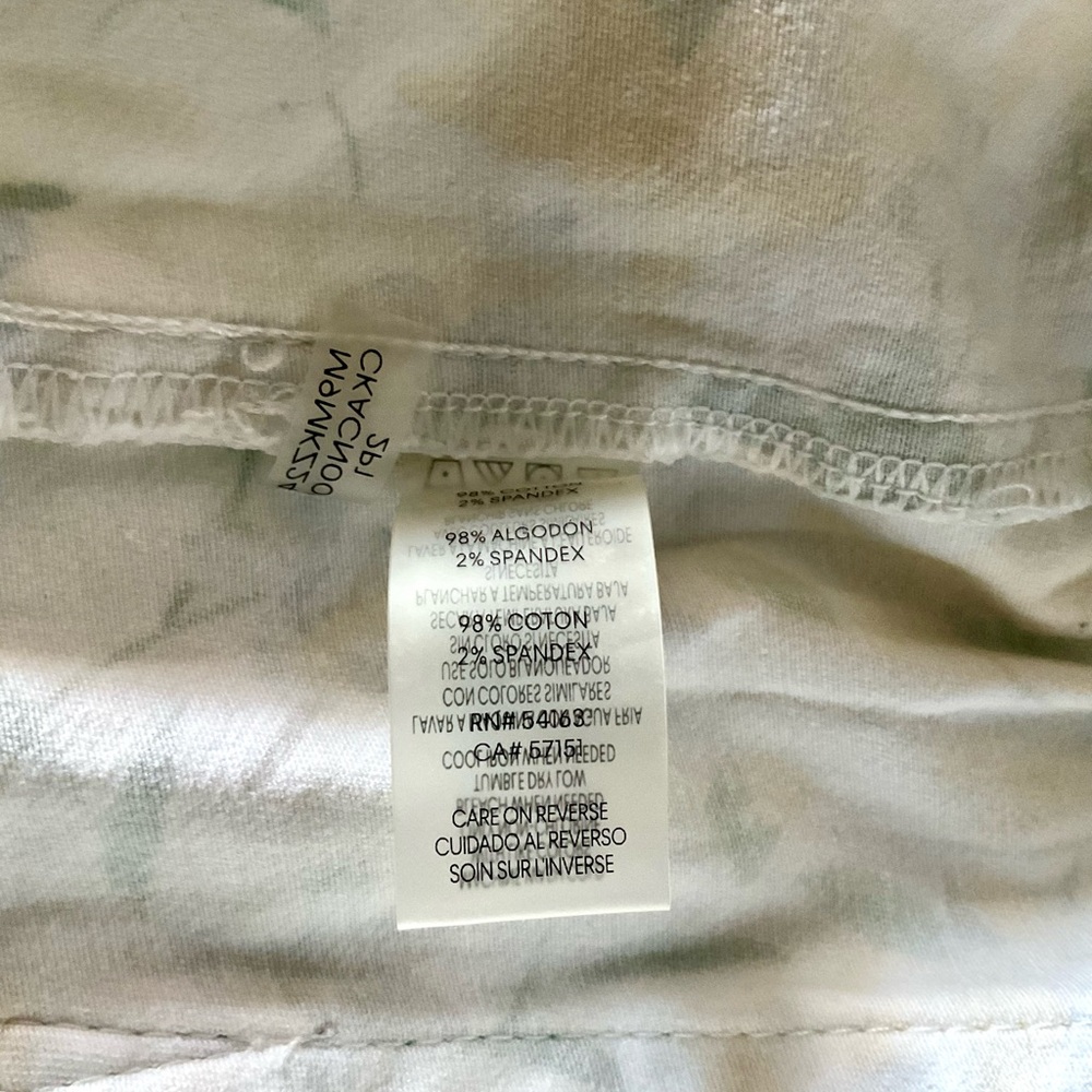 Calvin Klein Women's Straight Leg Jeans with floral pattern - Picture 5 of 5